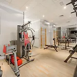 Cozy With Gym In The Center Apartament