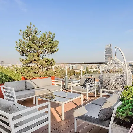 Cozy With Gym In The Center דירה ורשה