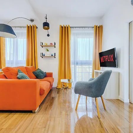 Lumina I Cozy 2-Room Apartment With Gym I Balcony I City Center Apartment