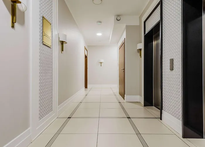 Cozy With Gym In The Center Apartament Warszawa