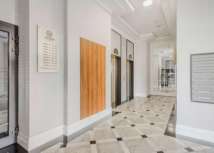 Cozy With Gym In The Center *