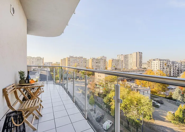 Cozy With Gym In The Center *