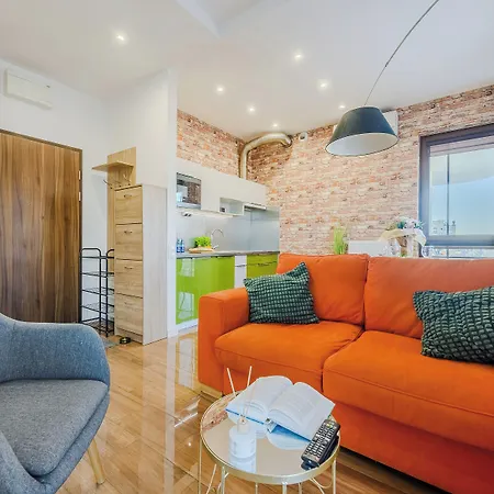Lumina I Cozy 2-Room Apartment With Gym I Balcony I City Center * ワルシャワ